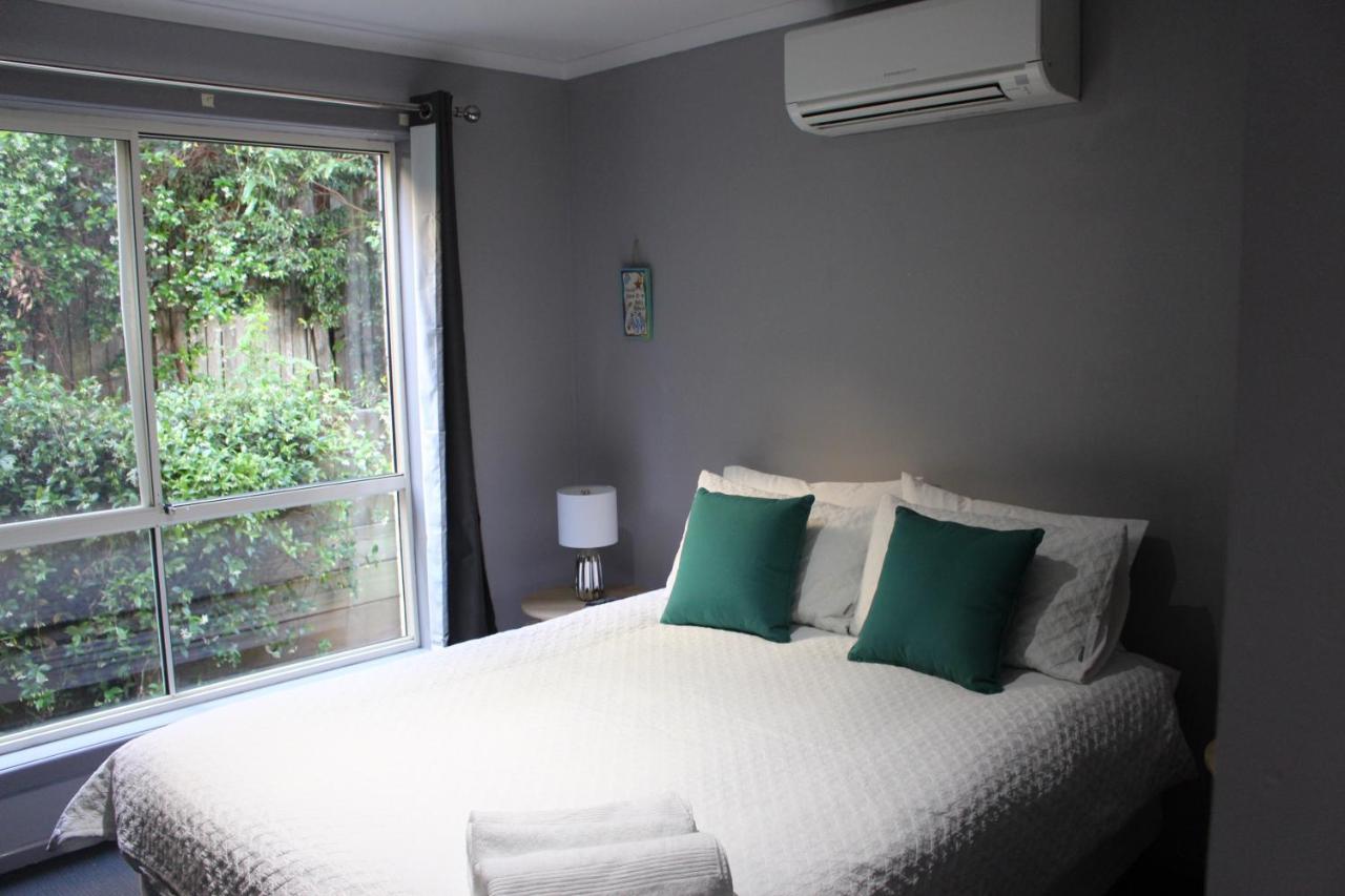 Aqualuna Apartments Sapphire Beach Extérieur photo