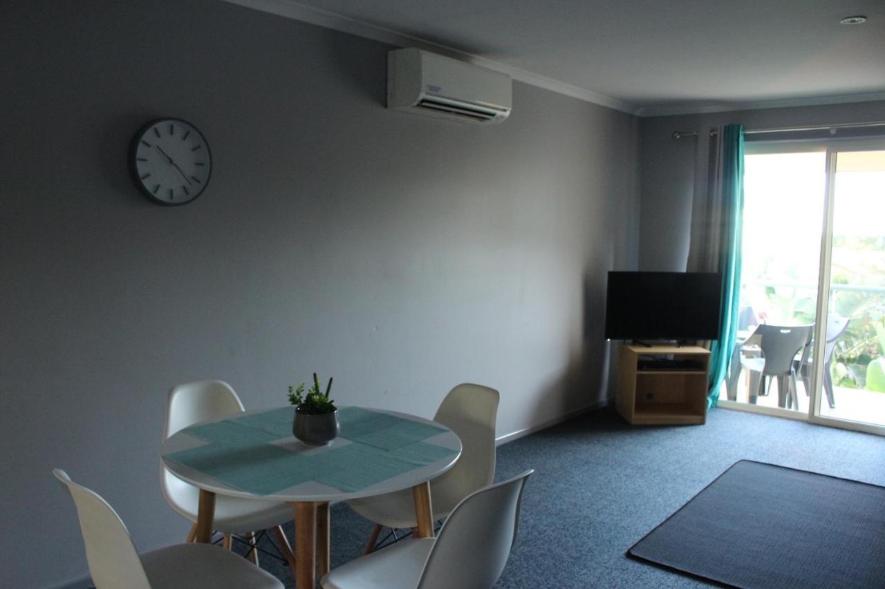 Aqualuna Apartments Sapphire Beach Extérieur photo