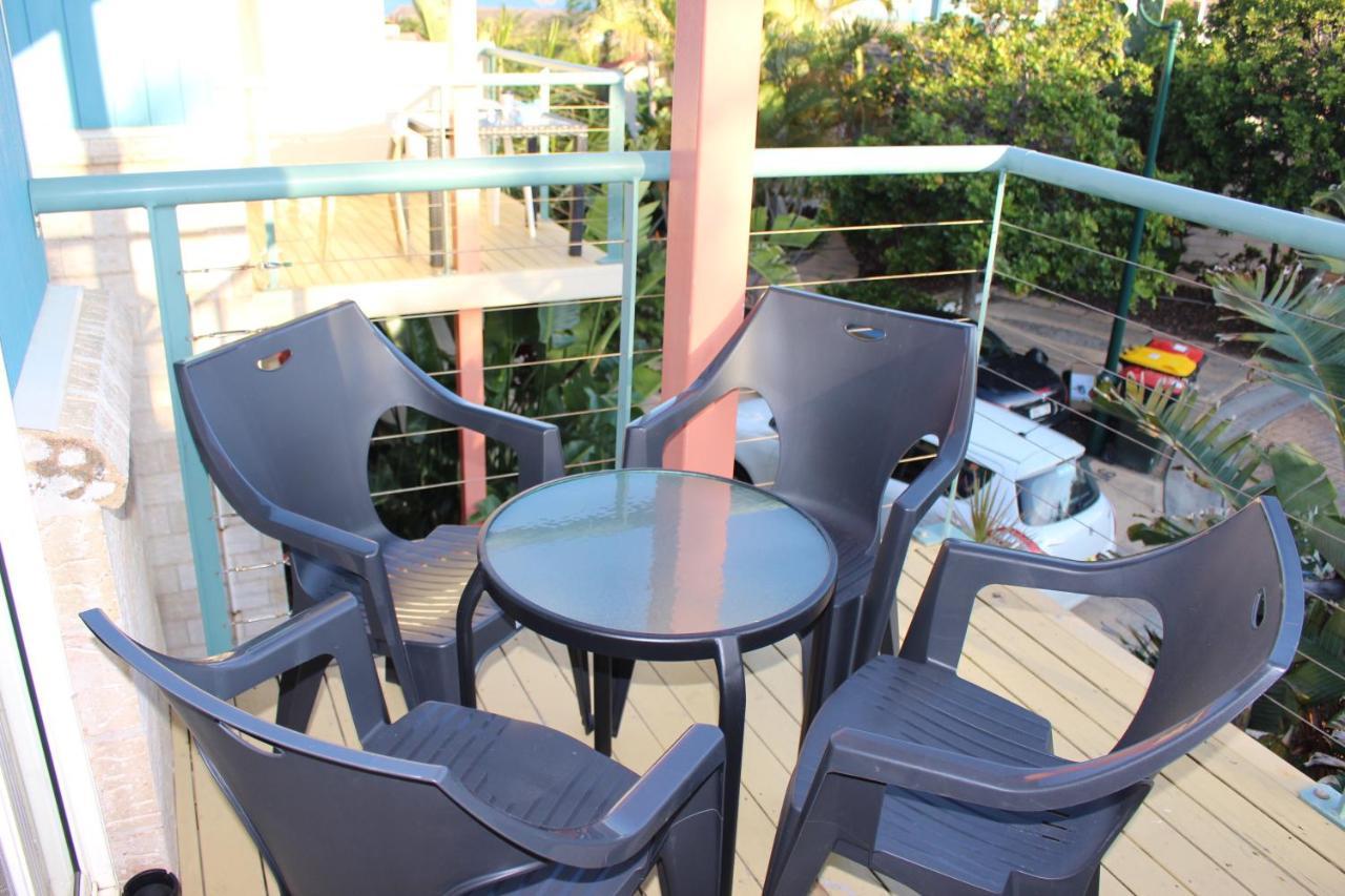 Aqualuna Apartments Sapphire Beach Extérieur photo